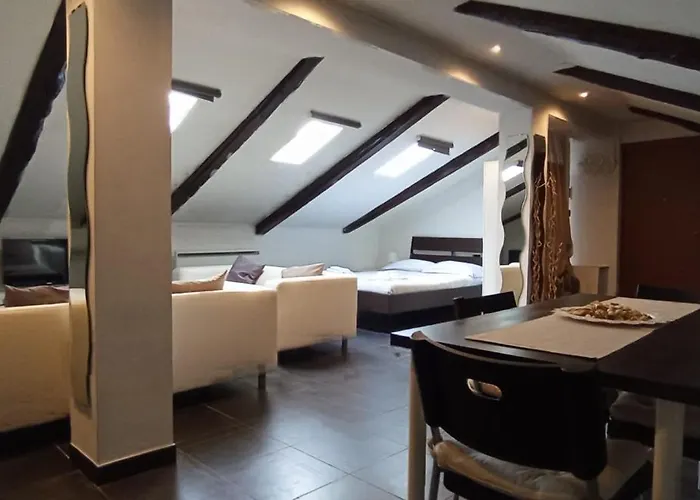 Olimpico Apartment *
